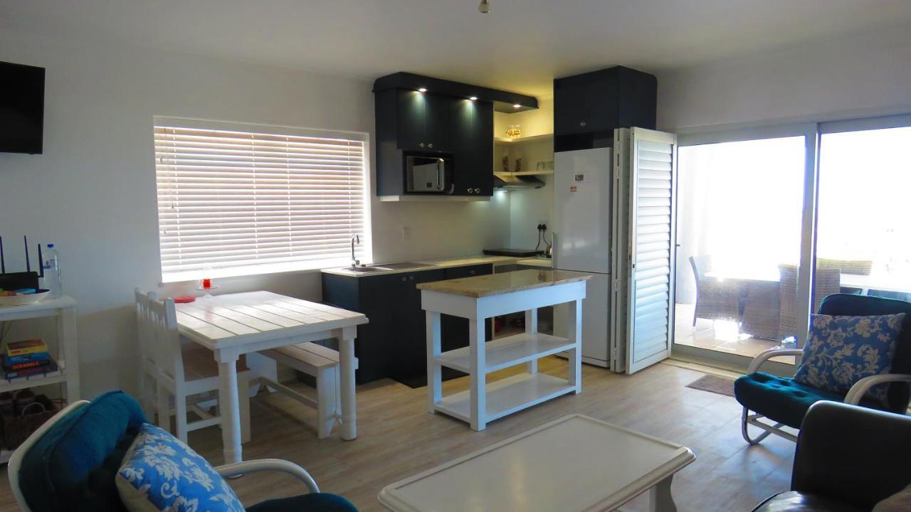 On The Beach Apartments Yzerfontein Luaran gambar